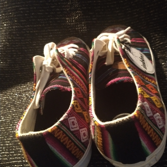 EXCEPTIONAL PAIR OF "INKKAS" HANDMADE WORLD WEAR SPECTRUM SNEAKERS - Picture 10 of 14